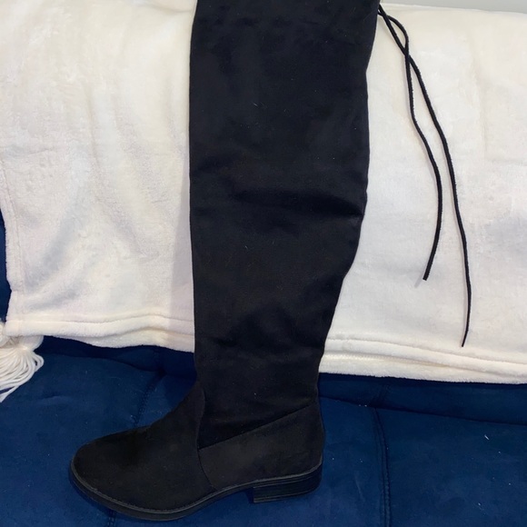 Knee high boots - Picture 1 of 4